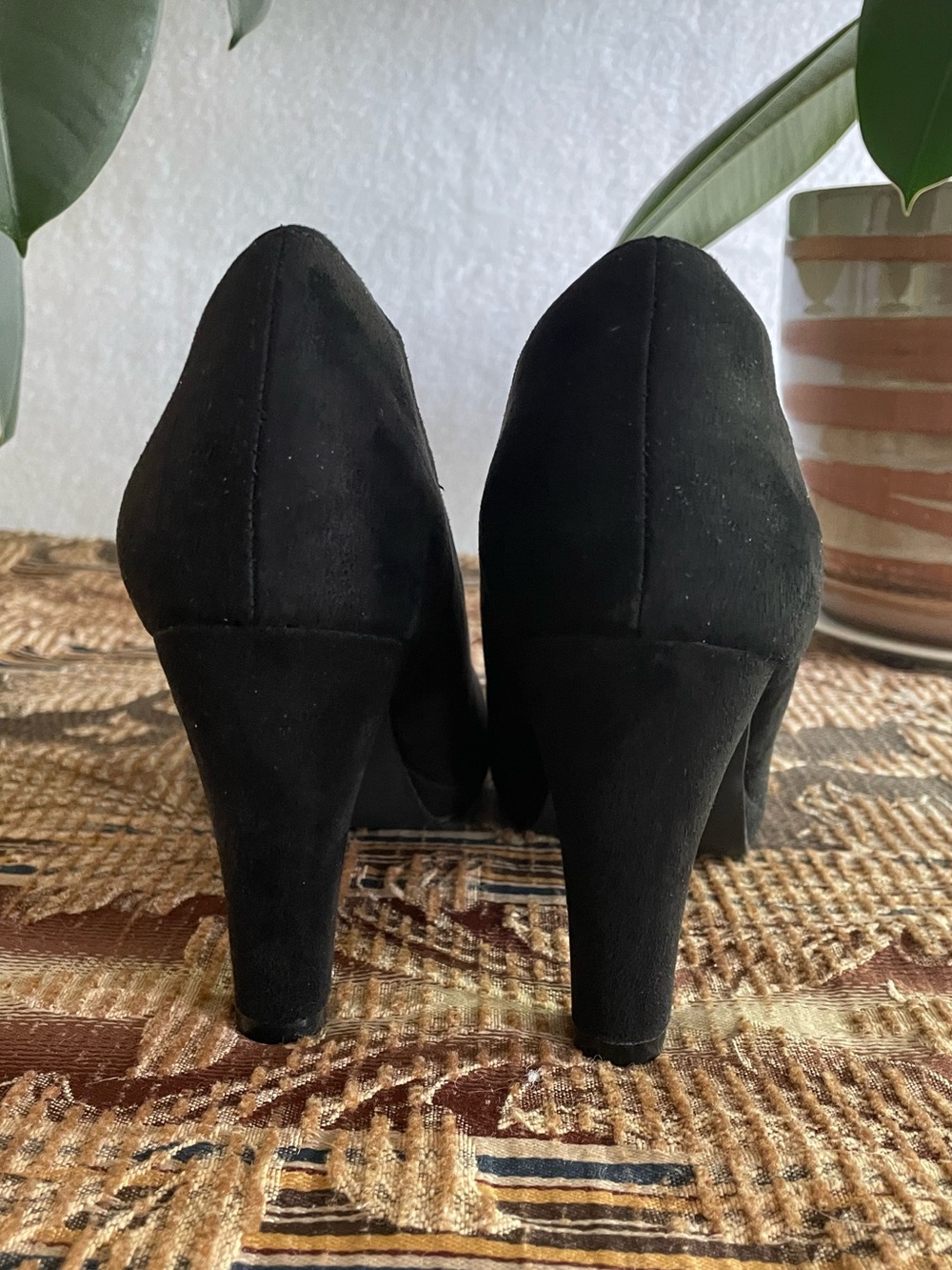 🔥NWT Black Platform Pumps Faux Suede Chunky Block Heel Size 7.5 - Picture 4 of 8